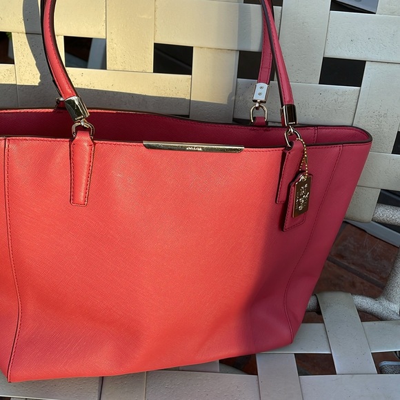 Coral color. Perfect. Madison east/west. Pink Santiago leather. Tote/shoulder. - Picture 8 of 9